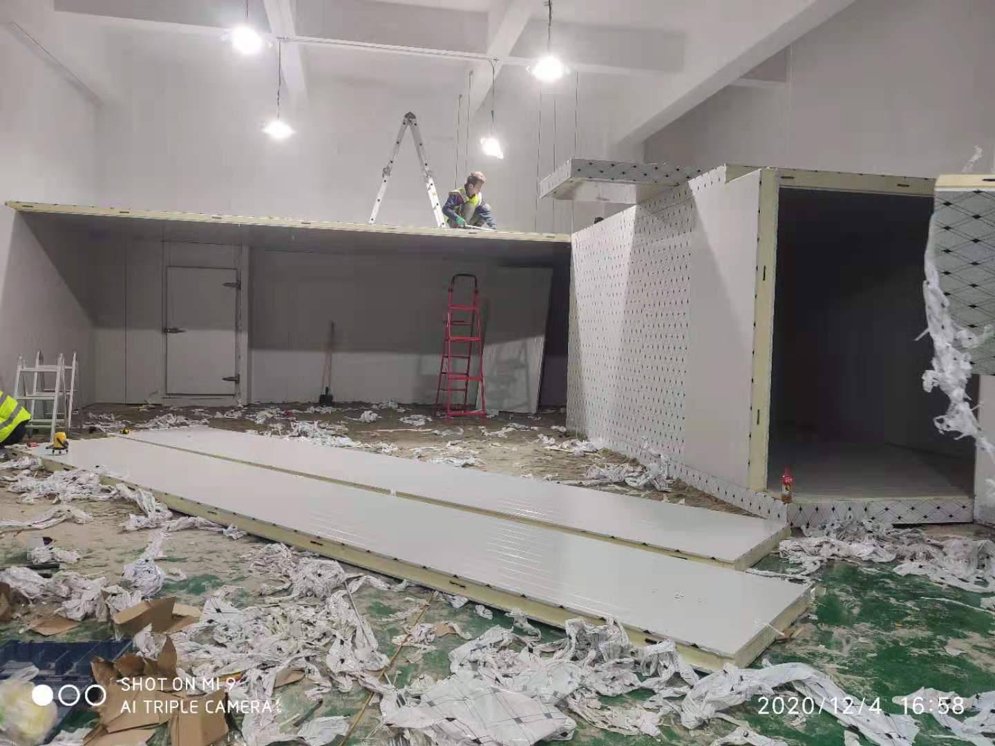 冷庫(kù)雙溫冷庫(kù)現(xiàn)場(chǎng)安裝雪藝制冷建造